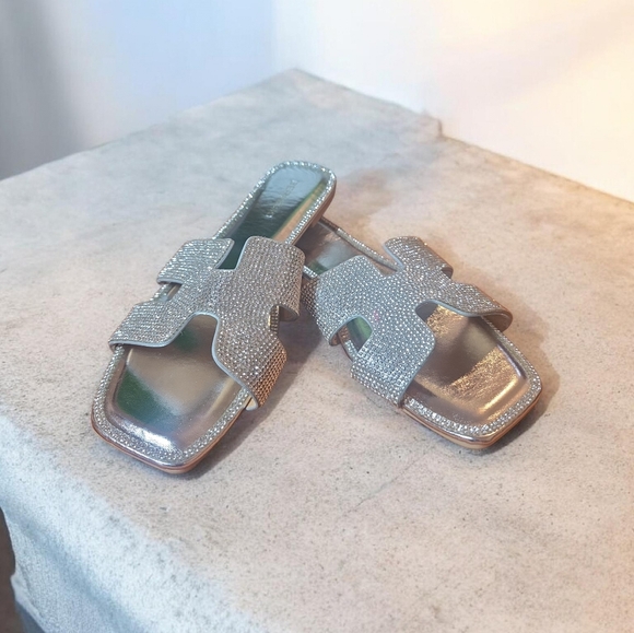 Berness Shoes - BERNESSSilver STUDDED  Slide Sandals